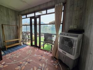 Balkón nebo terasa v ubytování Ou River House
