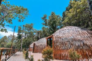 Fotografie z fotogalerie ubytování The Dome Hotel - Caylabne Bay v destinaci Ternate