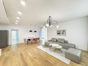 Posezení v ubytování Tyms 2BR 2BA Apt Near MetroCity Line 1 9