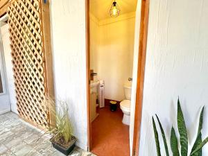 Baðherbergi á Hostal RustiKo Experiencias