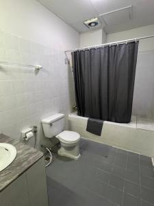 Bilik mandi di Muang Thong Family Suite Hatyai +36 gambar