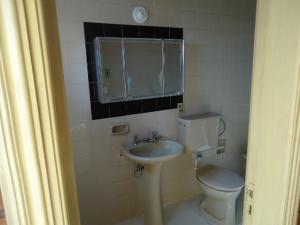 Ένα μπάνιο στο La Casa de Pedro Hostel