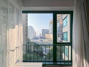Afbeelding uit fotogalerij van Tyms 2BR Apt Near ITC Xujiahui Line1 11 in Shanghai