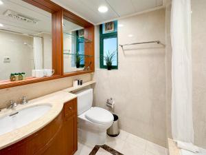 Een badkamer bij Tyms 2BR Apt Near ITC Xujiahui Line1 11