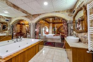 Ένα μπάνιο στο Çakıltaşı Evi Otel Spa +141 φωτογραφίες