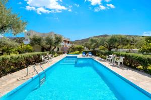 Πισίνα στο ή κοντά στο Plaisir Beachside Apts