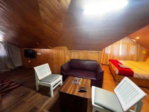 Istumisnurk majutusasutuses Mahiwal INN