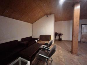 Istumisnurk majutusasutuses Mahiwal INN