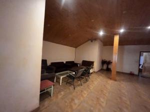 Istumisnurk majutusasutuses Mahiwal INN