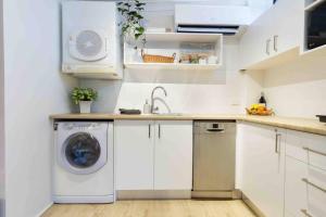 Η κουζίνα ή μικρή κουζίνα στο Stylish Studio in Heart of Annandale Village