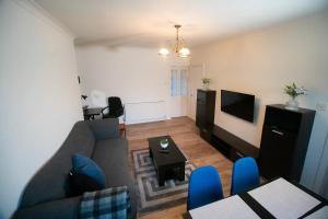 Μια τηλεόραση ή/και κέντρο ψυχαγωγίας στο Modern 3 Bed Terrace