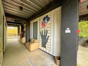 Gambar di galeri bagi Containers by Eco Hotels di Tagaytay