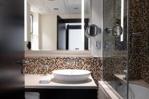 Gallery image of Apartments in Downtown Dubai connected to Dubai Mall in Dubai
