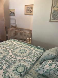 Letto o letti in una camera di Kořenov byt Alda