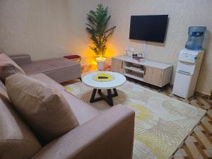 TV a/nebo společenská místnost v ubytování Urban Flex Stays