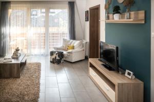 A television and/or entertainment centre at MeLuIs