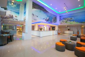 Lobbyn eller receptionsområdet på Chabana Kamala Hotel