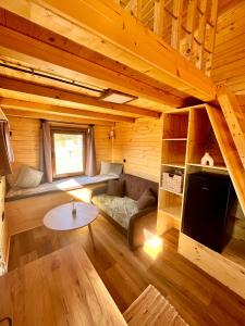 Posezení v ubytování koliBka - tiny house
