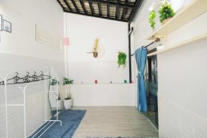 Koupelna v ubytování BKV Homestay + 37 fotografií