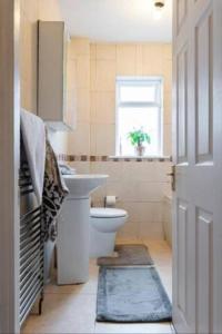 Koupelna v ubytování Home stay in Kimmage