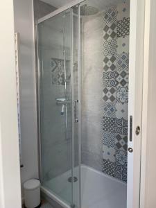 Koupelna v ubytování La Coquille - appartement cosy - centre - proche mer et casino