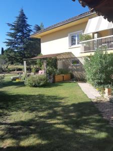 Κήπος έξω από το Gite classé touristique belle piscine 8kmd'Avignon +11 φωτογραφίες