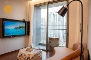 Μια τηλεόραση ή/και κέντρο ψυχαγωγίας στο Sunlight Condotel Hanoi