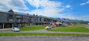 Το κτήριο όπου στεγάζεται  το διαμέρισμα