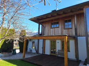 Το κτήριο όπου στεγάζεται  το διαμέρισμα