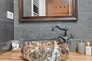 Ένα μπάνιο στο SEKA Apartment +19 φωτογραφίες