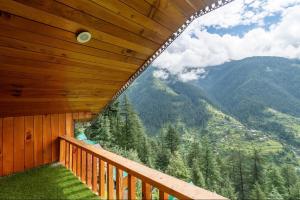 Gallery image of Himalayan Quails Nest Treehouse in Jibhi