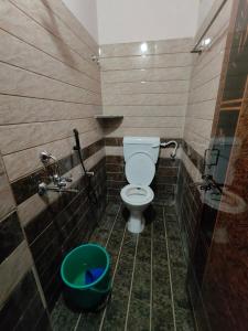 Ένα μπάνιο στο Hegde Farm Stay +9 φωτογραφίες