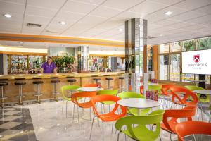Restaurace v ubytování Hotel Servigroup Orange