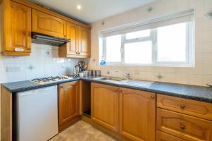 Kuchyň nebo kuchyňský kout v ubytování 6 Franklin Rd - Aldeburgh Coastal Cottages