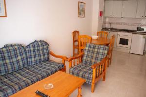 Kuchnia lub aneks kuchenny w obiekcie Apartamentos Topacio Unitursa