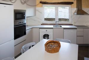 Kuchnia lub aneks kuchenny w obiekcie Armaño Rural G10069
