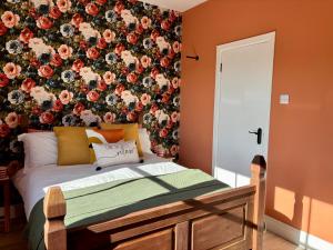 Postel nebo postele na pokoji v ubytování Ocean View Guestrooms + 31 fotografií