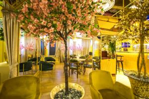 Restoran või mõni muu söögikoht majutusasutuses Carat Hotel Yerevan