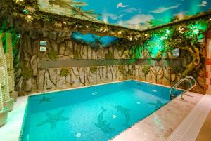 Bassein majutusasutuses Carat Hotel Yerevan või selle lähedal