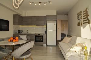 Kuchyň nebo kuchyňský kout v ubytování Sunset Haven Piraeus