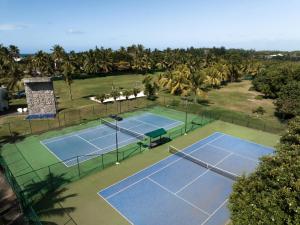 Tenis in/ali skvoš poleg nastanitve Long Beach Mauritius oz. v okolici