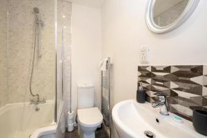 Koupelna v ubytování 51 The Plantation - Aldeburgh Coastal Cottages