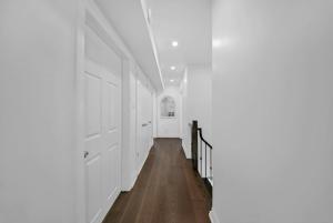 トロントにあるHidden 3BR Gem with Workspace, Fast wifi and Parkingのギャラリーの写真