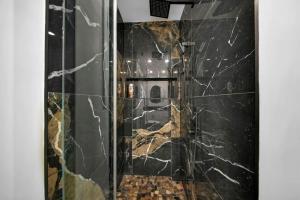 Hidden 3BR Gem with Workspace, Fast wifi and Parkingにあるバスルーム