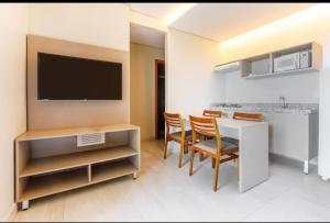 Televisyen dan/atau pusat hiburan di Salinas Park Resort