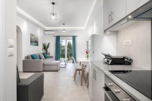 A kitchen or kitchenette at Dallas Hotel