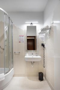 Koupelna v ubytování Brovaria Boutique Hotel Stary Rynek - Old Town Square + 37 fotografií