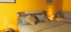 Postel nebo postele na pokoji v ubytování Apartament Amelia + 32 fotografií
