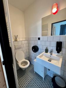 Bagno di Fabrika Doubice & Cifra Gallery