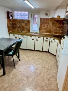Dapur atau dapur kecil di Gîte Orchidée